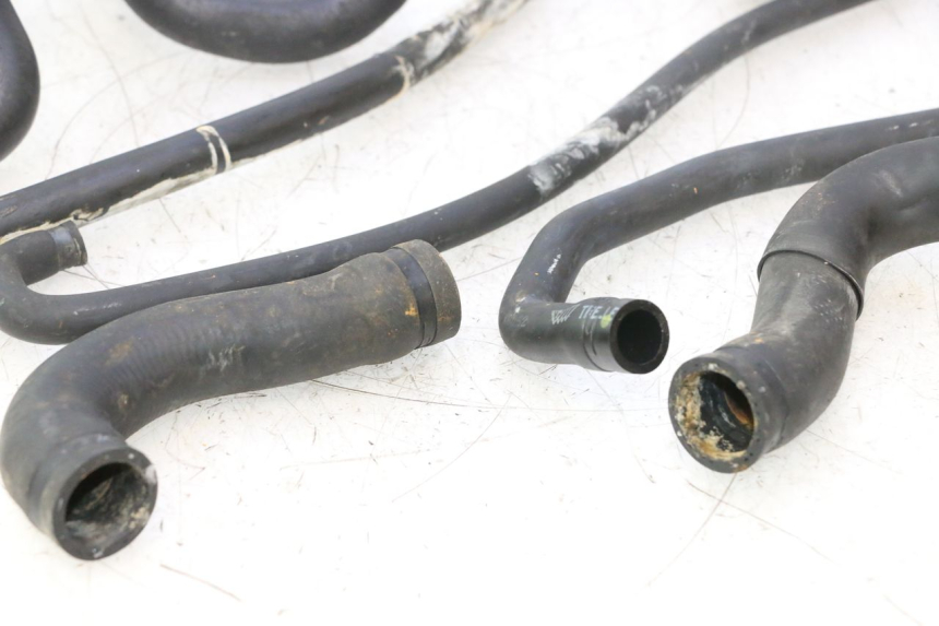 photo de RADIATOR HOSE GILERA GP 800 (2007 - 2013) - Fixing points details