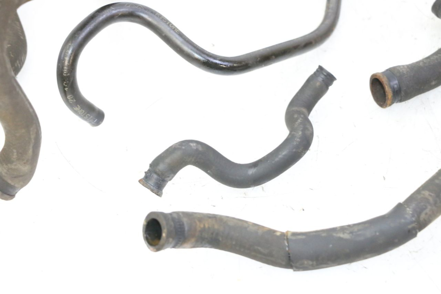 photo de RADIATOR HOSE PIAGGIO MP3 LT 300 (2010 - 2016) - Fixing points details