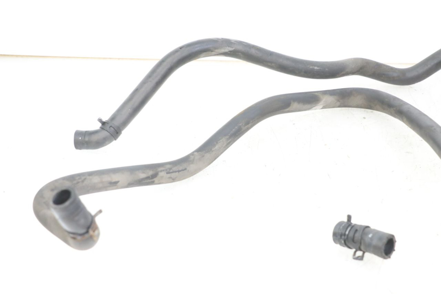 photo de RADIATOR HOSE PEUGEOT ELYSTAR 125 (2002 - 2007) - Alternative perspective