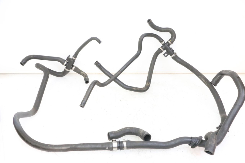 photo de RADIATOR HOSE PIAGGIO VESPA GRANTURISMO 200 (2004 - 2005) - Zoom on usage condition