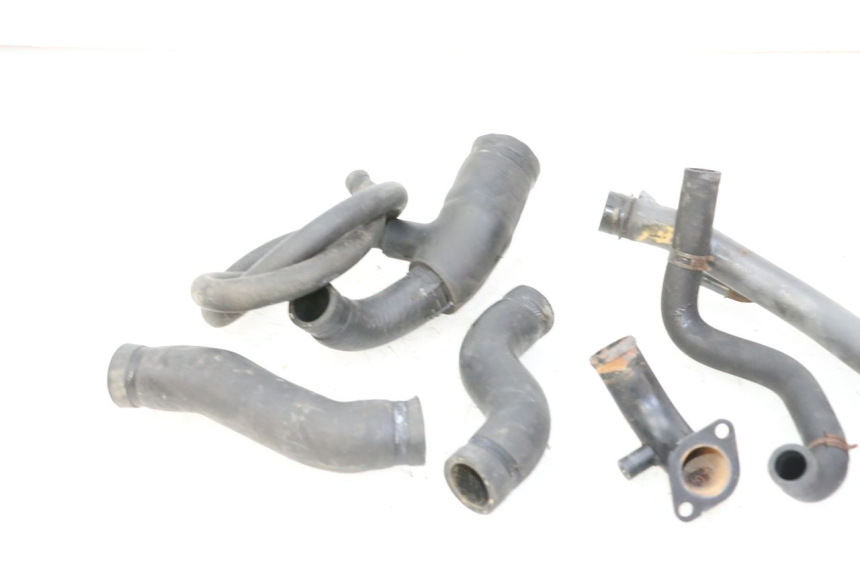 photo de RADIATOR HOSE TRIUMPH SPRINT 900 (1995 - 1998) - Alternative perspective