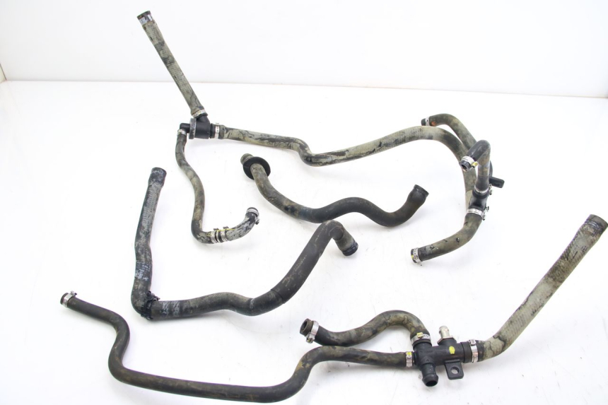 photo de RADIATOR HOSE PIAGGIO VESPA GTS SUPER IE 125 (2009 - 2016) - Main view