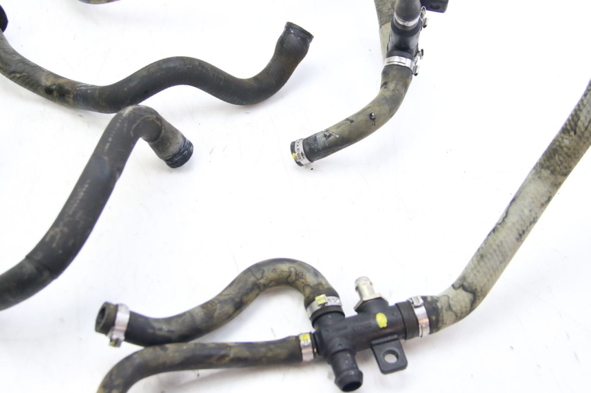 photo de RADIATOR HOSE PIAGGIO VESPA GTS SUPER IE 125 (2009 - 2016) - Alternative perspective