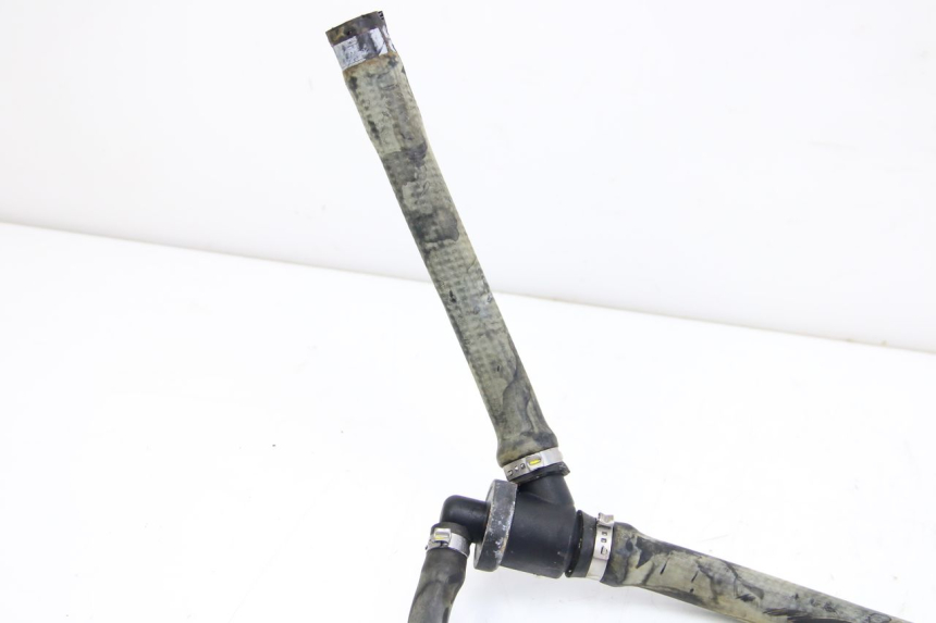 photo de RADIATOR HOSE PIAGGIO VESPA GTS SUPER IE 125 (2009 - 2016) - Surface and material condition