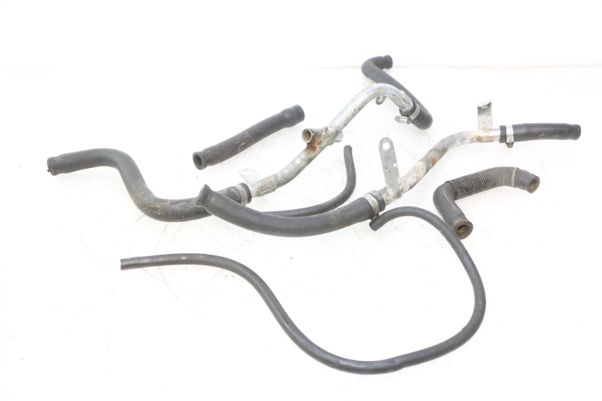 photo de RADIATOR HOSE YAMAHA YP MAJESTY 125 (1998 - 2001) - Technical close-up