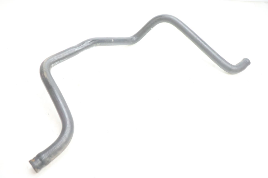 photo de RADIATOR HOSE YAMAHA YP MAJESTY 125 (2002 - 2006) - Technical close-up