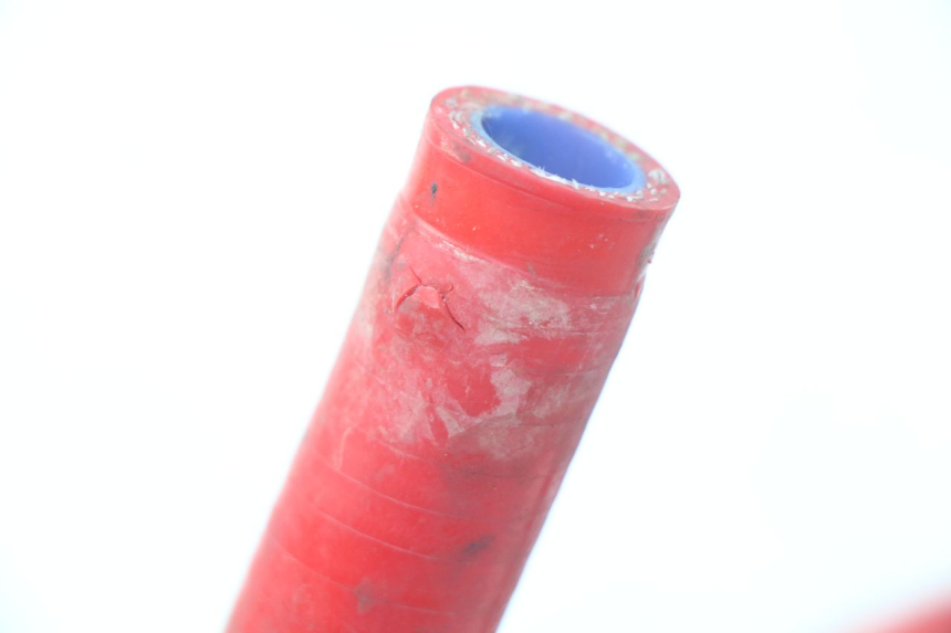 photo de RADIATOR HOSE YAMAHA YZ-F YZF 250 (2014 - 2018) - Alternative perspective