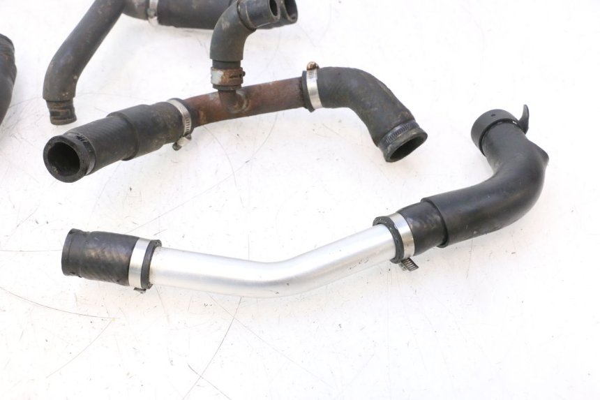 photo de RADIATOR HOSE YAMAHA YZF R6 600 (2008 - 2009) - Technical close-up