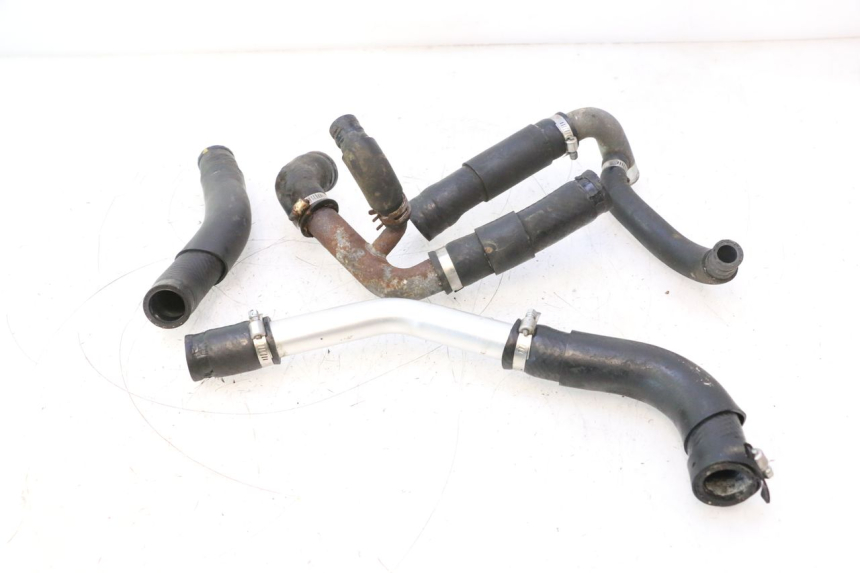 photo de RADIATOR HOSE YAMAHA YZF R6 600 (2008 - 2009) - Surface and material condition