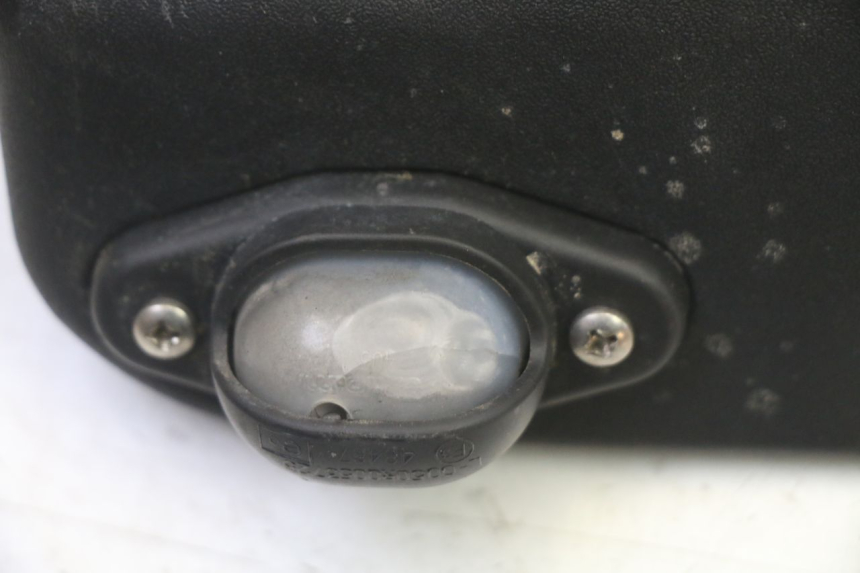 photo de NUMBER PLATE LIGHTING PIAGGIO MP3 RL 250 (2006 - 2010) - Zoom on usage condition