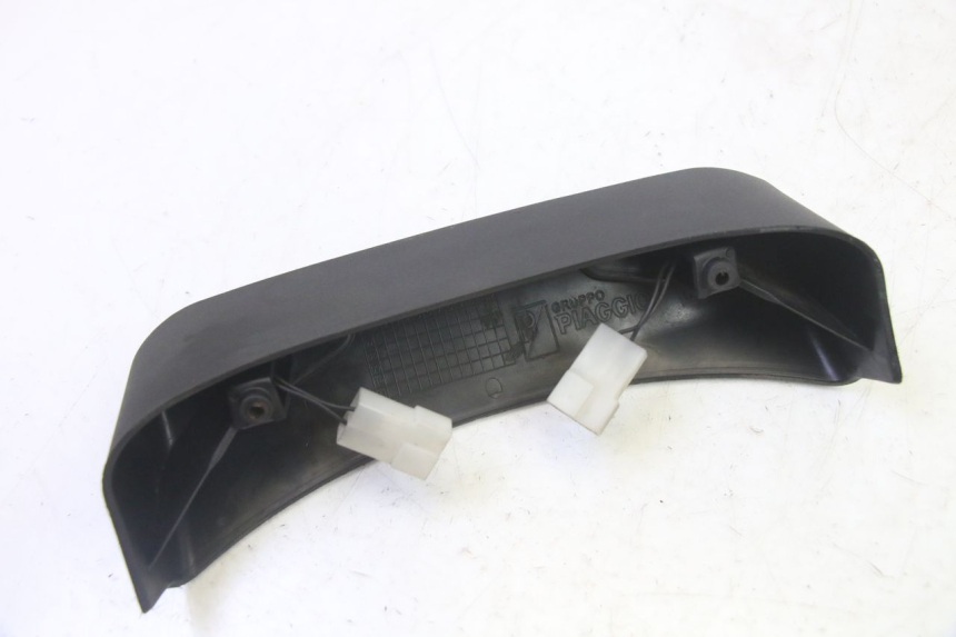 photo de NUMBER PLATE LIGHTING PIAGGIO MP3 RL 250 (2006 - 2010) - Fixing points details