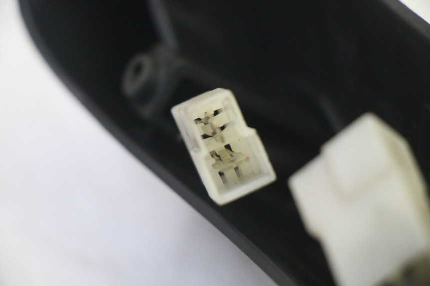 photo de NUMBER PLATE LIGHTING PIAGGIO MP3 RL 250 (2006 - 2010) - Checked used part