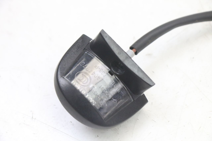 photo de NUMBER PLATE LIGHTING PEUGEOT TWEET 4T 50 (2023 - 2025) - Zoom on usage condition