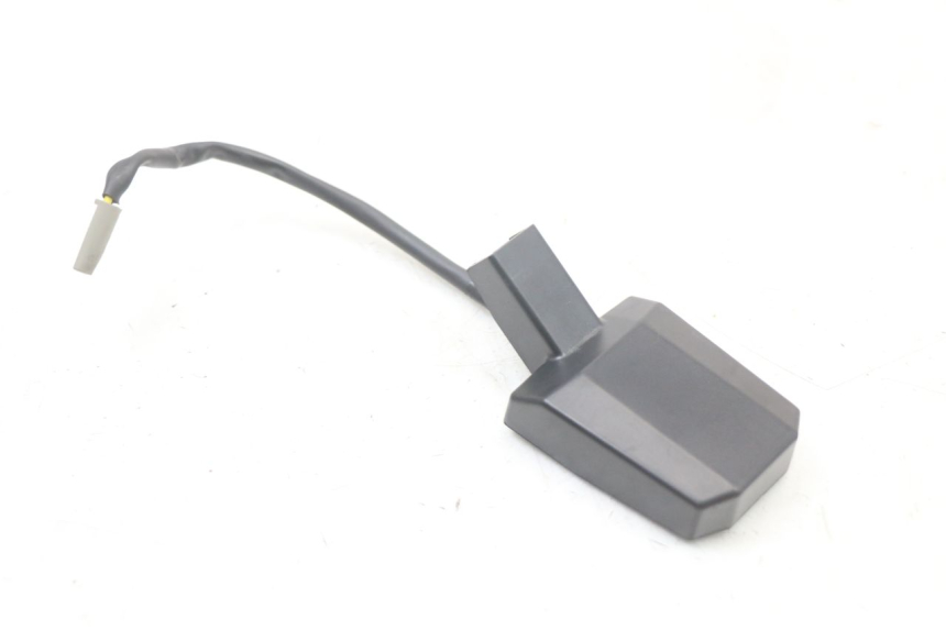 photo de NUMBER PLATE LIGHTING ROYAL ENFIELD SCRAM 411 (2022 - 2024) - Technical close-up