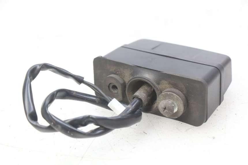 photo de LICENSE PLATE LIGHT SUZUKI SIXTEEN 125 (2008 - 2010) - Component detail