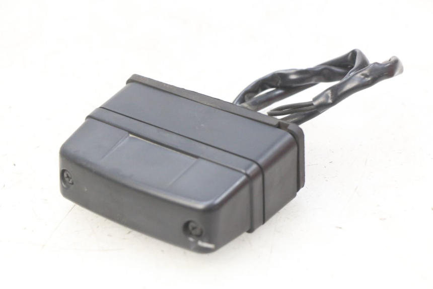 photo de LICENSE PLATE LIGHT SUZUKI SIXTEEN 125 (2008 - 2010) - Zoom on usage condition