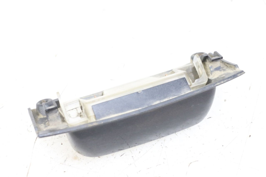 photo de LICENSE PLATE LIGHT PIAGGIO TYPHOON 80 (1994 - 1997) - Zoom on usage condition