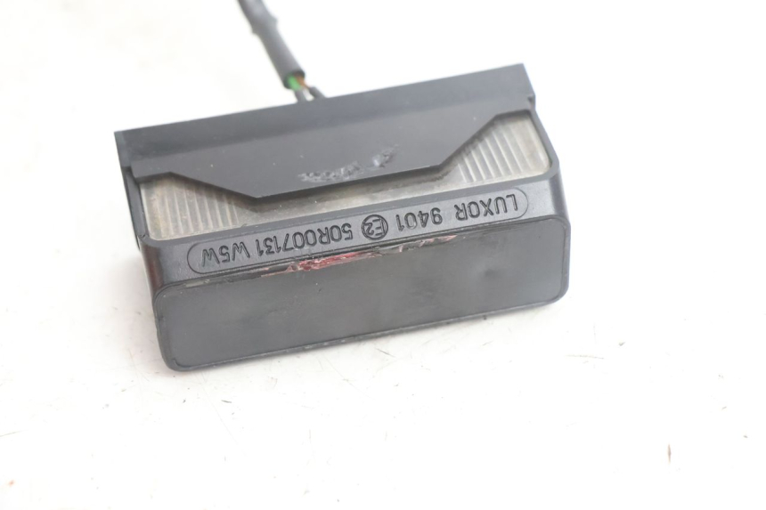photo de NUMBER PLATE LIGHTING PEUGEOT VIVACITY 100 (1999 - 2008) - Zoom on usage condition