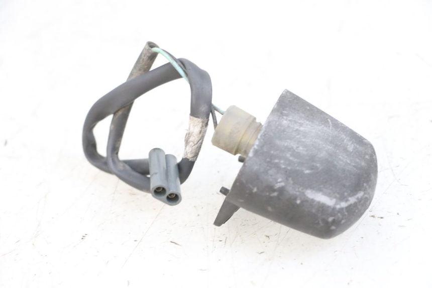 photo de LICENSE PLATE LIGHT YAMAHA XMAX X-MAX 125 (2006 - 2009) - Zoom on usage condition