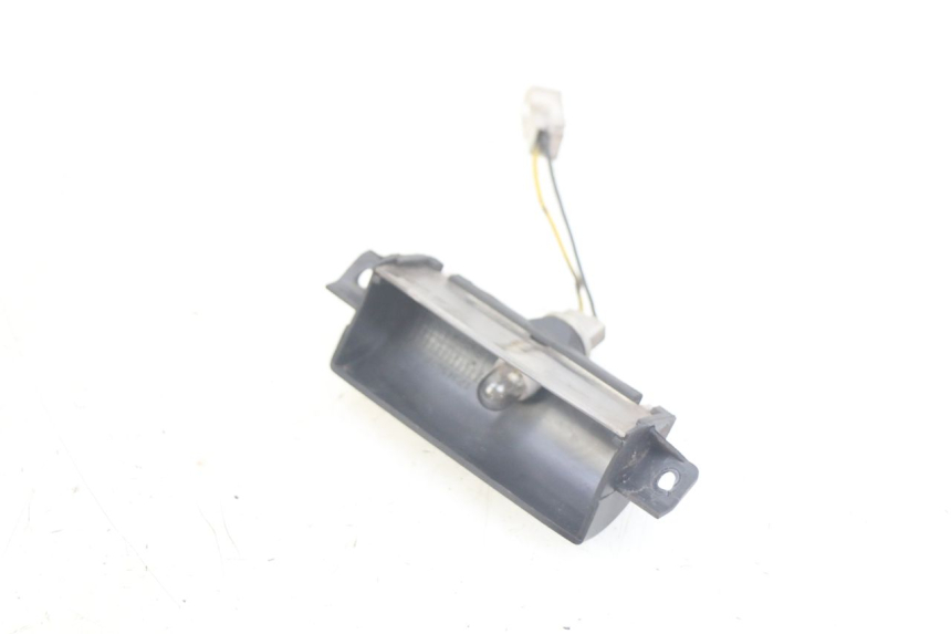 photo de LICENSE PLATE LIGHT PIAGGIO XEVO - X EVO 125 (2007 - 2017) - Component detail