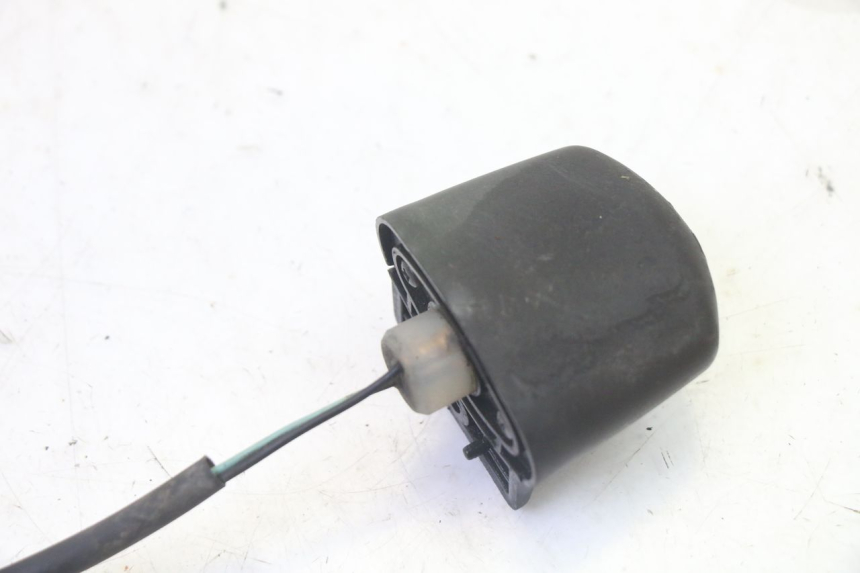 photo de LICENSE PLATE LIGHT YAMAHA YP MAJESTY 125 (2007 - 2010) - Product overview