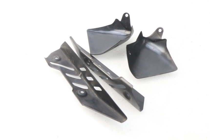 photo de RADIATOR SCOOP MV AGUSTA BRUTALE R WALLY 910 (2008 - 2008) - Component detail