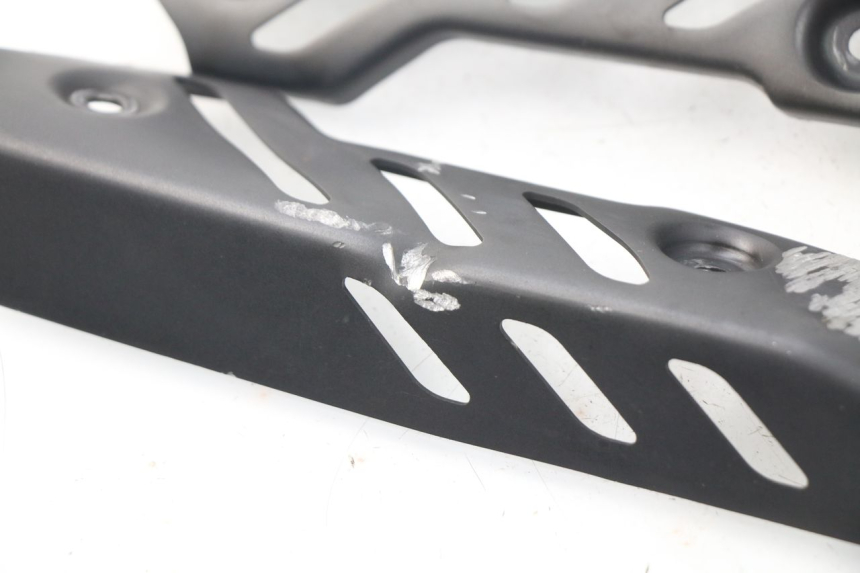 photo de RADIATOR SCOOP MV AGUSTA BRUTALE R WALLY 910 (2008 - 2008) - Zoom on usage condition