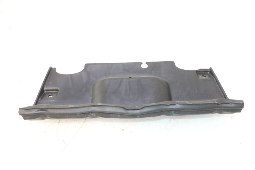 photo de RADIATOR SCOOP KAWASAKI GPX F ZX750F 750 (1986 - 1990) - Technical close-up
