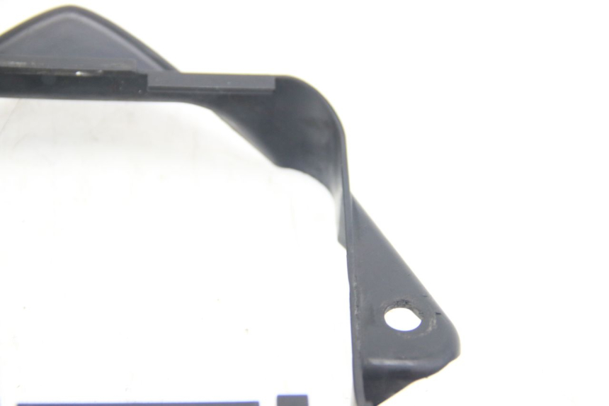 photo de RADIATOR SHROUD SUZUKI SIXTEEN 125 (2008 - 2010) - Fixing points details