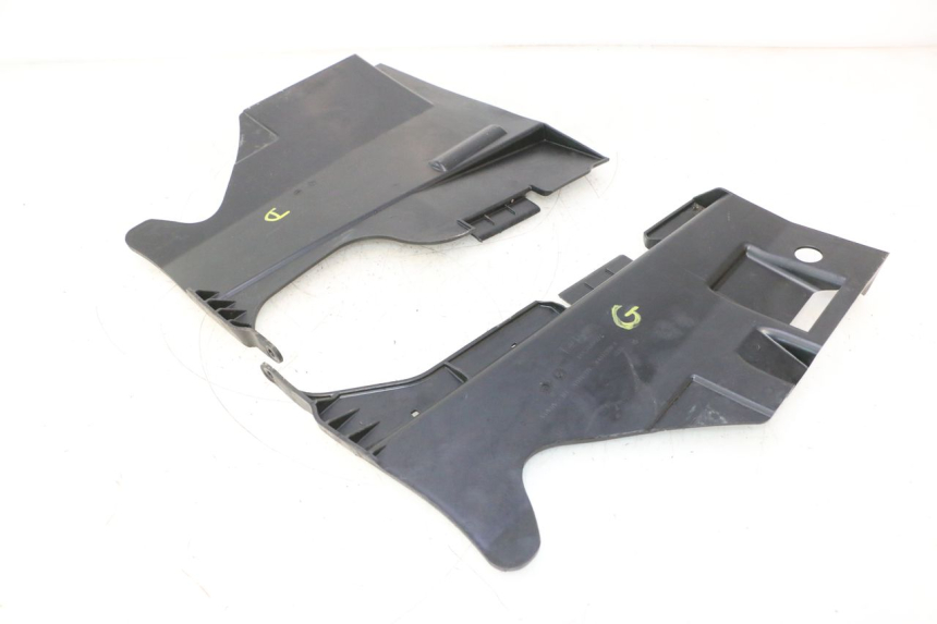photo de RADIATOR SCOOP CAN-AM SPYDER RS 1000 (2008 - 2012) - Zoom on usage condition