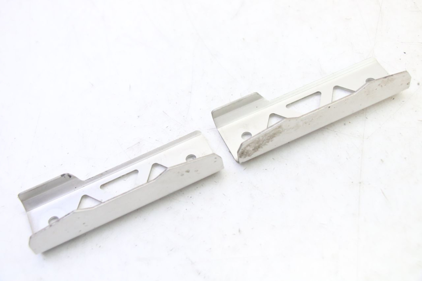 photo de RADIATOR SCOOP SUZUKI SV S 650 (2003 - 2009) - Technical close-up