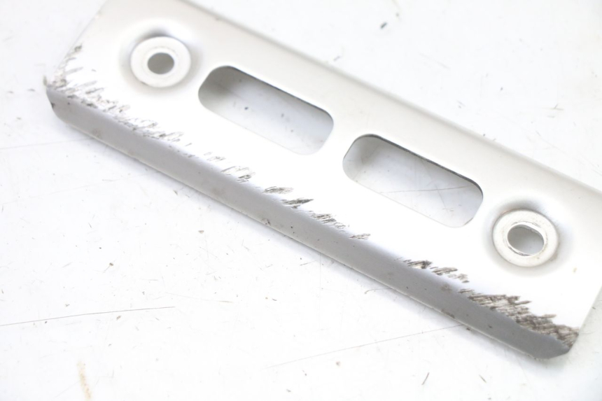 photo de RADIATOR SCOOP YAMAHA FZS FAZER 600 (2001 - 2003) - Zoom on usage condition