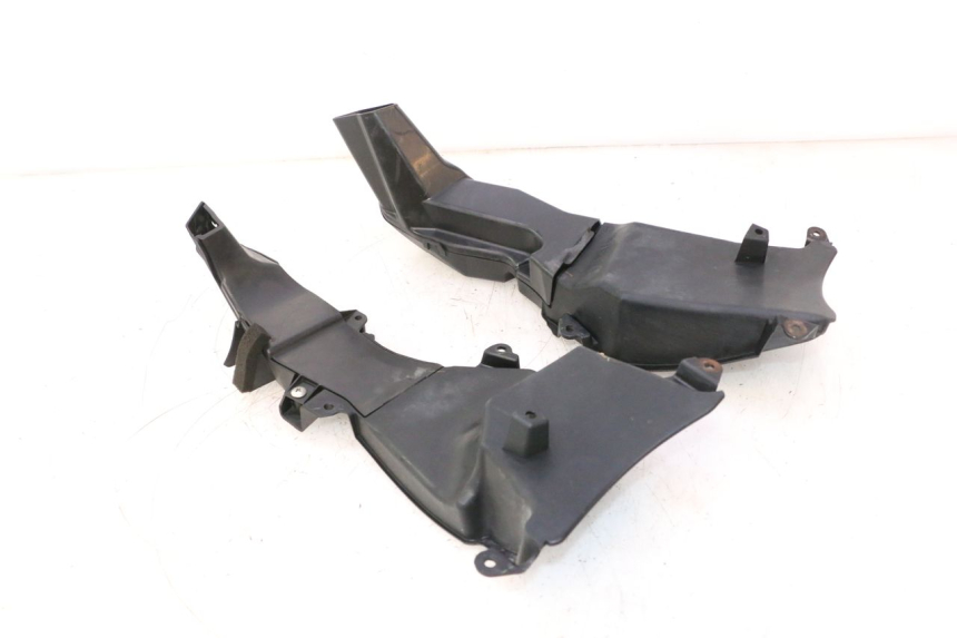 photo de RADIATOR SCOOP YAMAHA YZF R6 600 (2008 - 2009) - Technical close-up