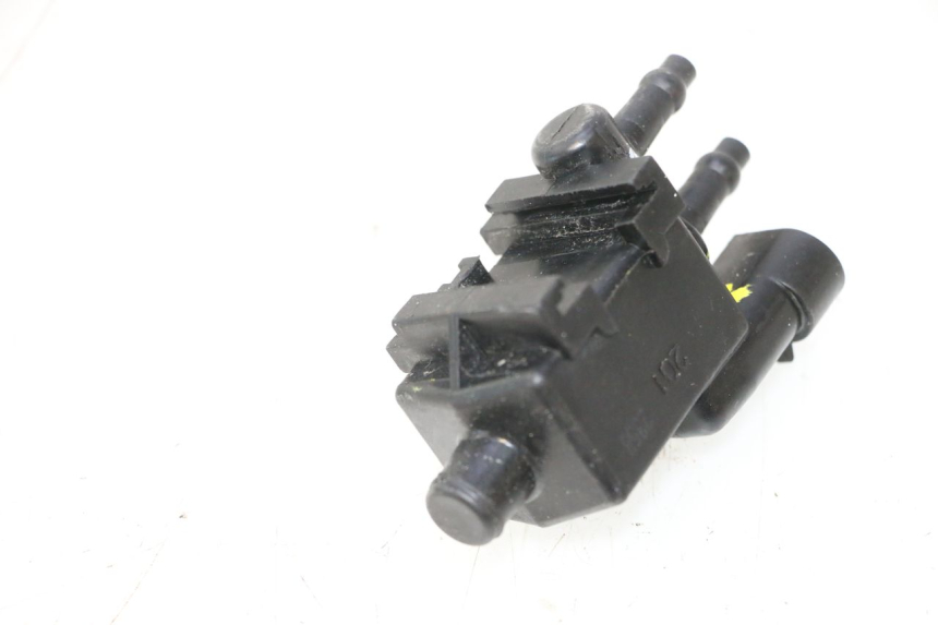photo de CANISTER PURGE VALVE HARLEY DAVIDSON ROAD GLIDE FLTRXSE 1920 (2018 - 2022) - Zoom on usage condition