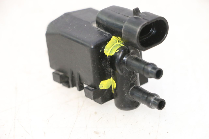 photo de CANISTER PURGE VALVE HARLEY DAVIDSON ROAD GLIDE FLTRXSE 1920 (2018 - 2022) - Technical close-up