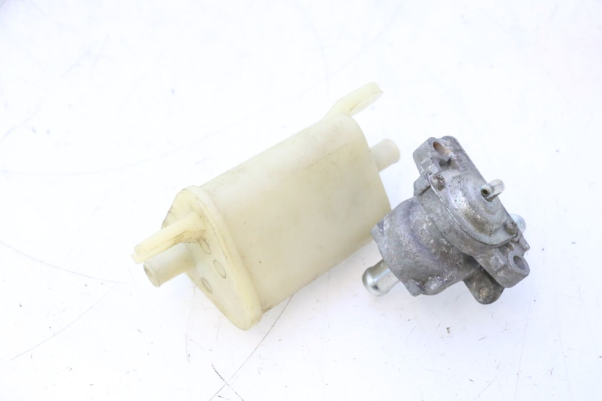 photo de CANISTER PURGE VALVE YAMAHA YP MAJESTY 125 (2007 - 2010) - Component detail
