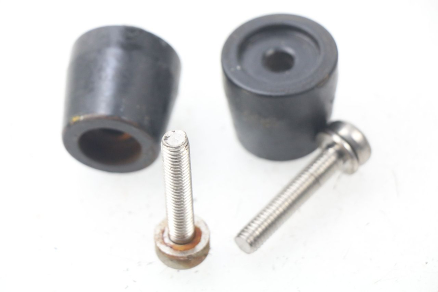 photo de HANDLEBAR ENDS KYMCO AGILITY CITY 2T 50 (2008 - 2016) - Zoom on usage condition