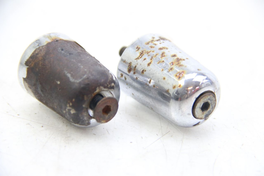 photo de HANDLEBAR END APRILIA ATLANTIC 500 (2002 - 2003) - Component detail