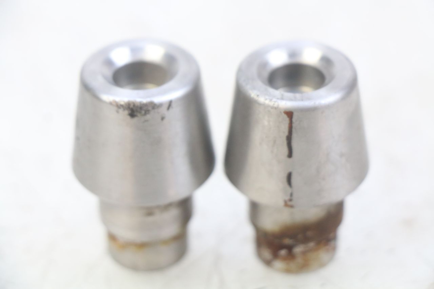 photo de HANDLEBAR END PEUGEOT CITYSTAR 125 (2011 - 2017) - Zoom on usage condition