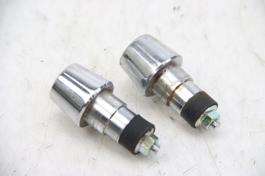 photo de HANDLEBAR END PEUGEOT CITYSTAR 50 (2013 - 2017) - Zoom on usage condition