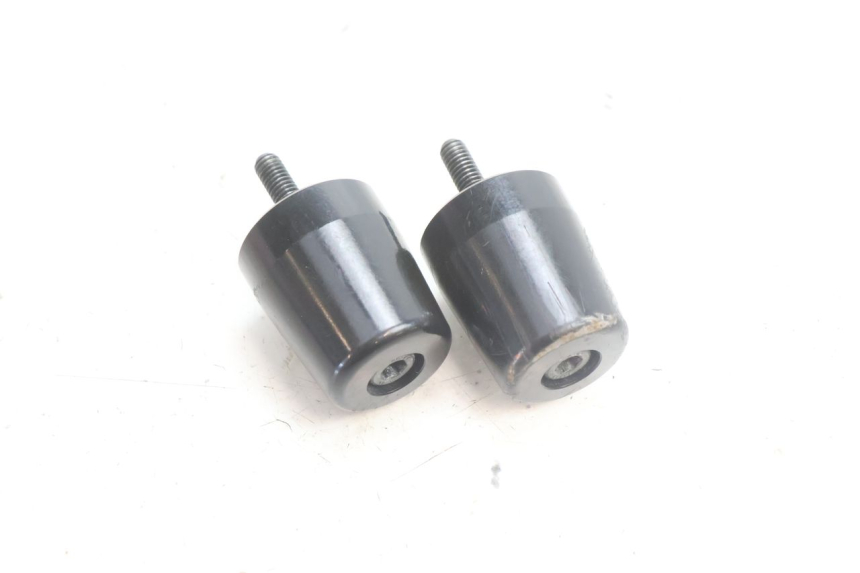 photo de HANDLEBAR ENDS YAMAHA FZ8 800 (2010 - 2016) - Zoom on usage condition
