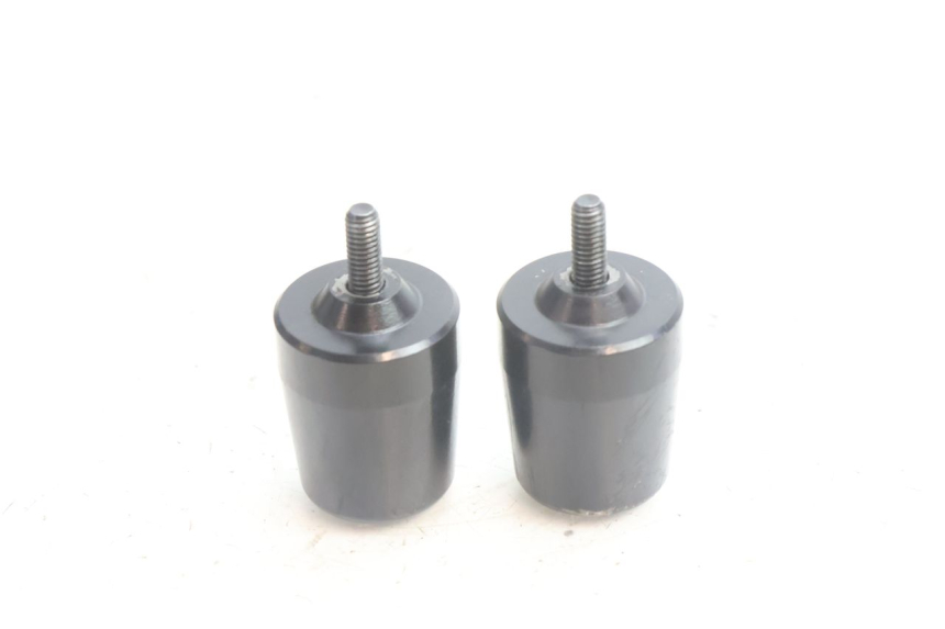photo de HANDLEBAR ENDS YAMAHA FZ8 800 (2010 - 2016) - Technical close-up