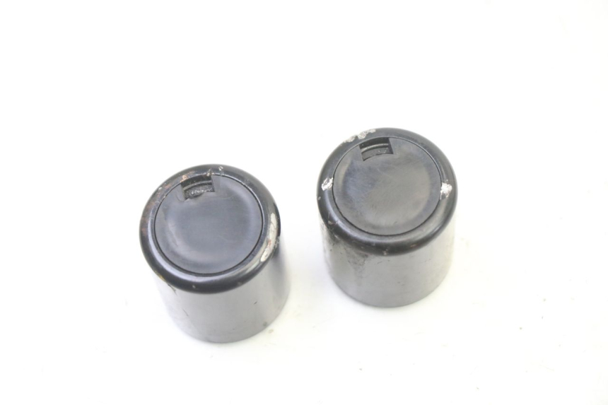 photo de HANDLEBAR ENDS SUZUKI GSR 750 (2011 - 2017) - Component detail