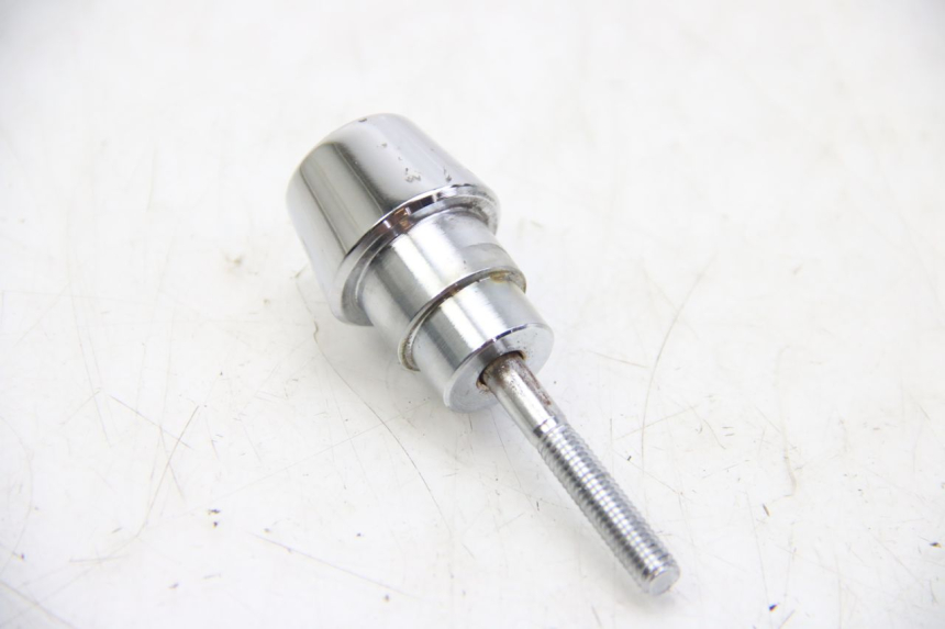 photo de HANDLEBAR END PEUGEOT KISBEE 2T 50 (2010 - 2017) - Zoom on usage condition