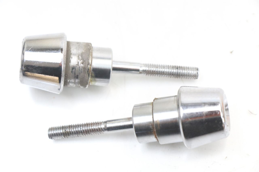 photo de HANDLEBAR ENDS PEUGEOT KISBEE 4T 50 (2018 - 2022) - Zoom on usage condition