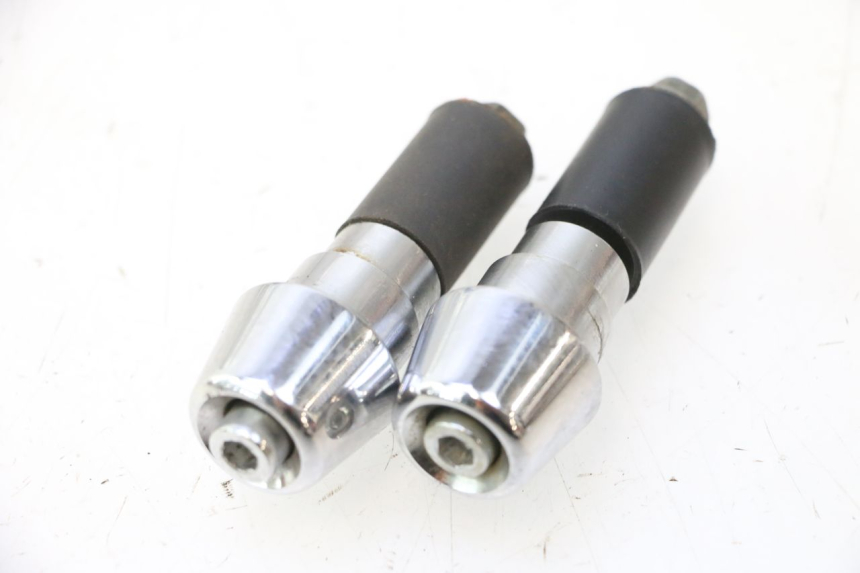 photo de HANDLEBAR ENDS PEUGEOT KISBEE 4T 50 (2023 - 2026) - Main view