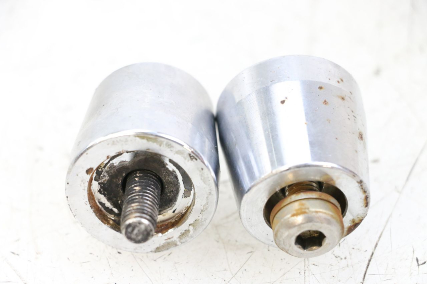 photo de HANDLEBAR ENDS KYMCO STRYKER OFF ROAD 125 (1999 - 2005) - Zoom on usage condition