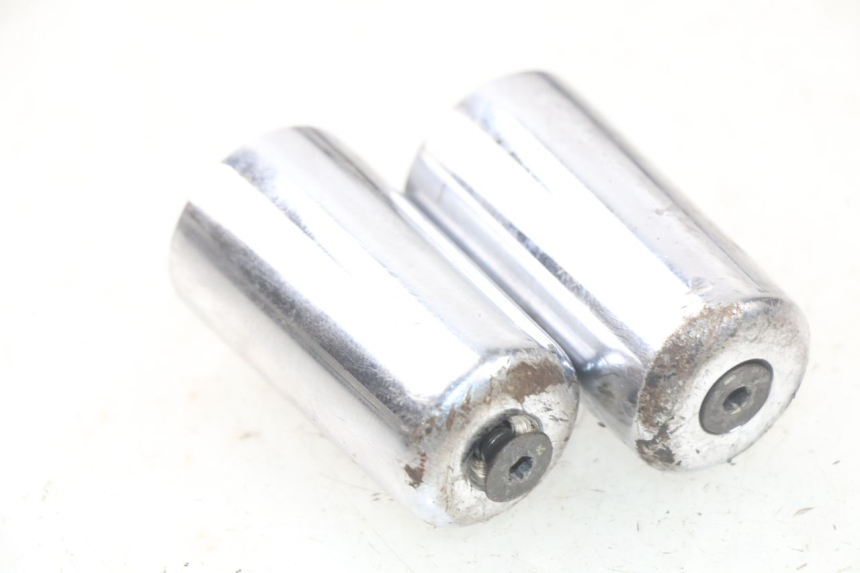 photo de HANDLEBAR ENDS PIAGGIO LIBERTY 4T 50 (2009 - 2015) - Zoom on usage condition