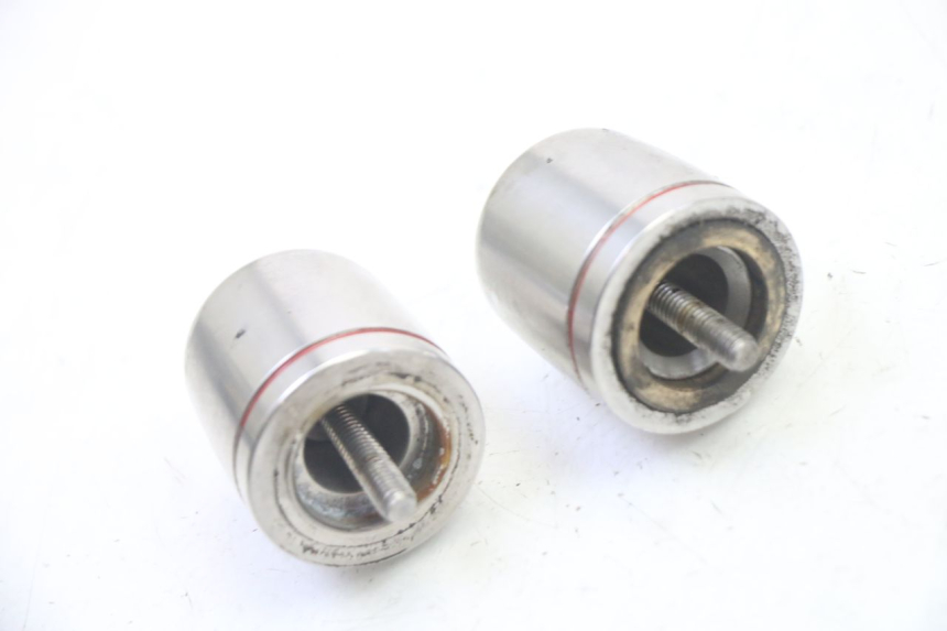 photo de HANDLEBAR ENDS PIAGGIO MP3 RL 250 (2006 - 2010) - Technical close-up