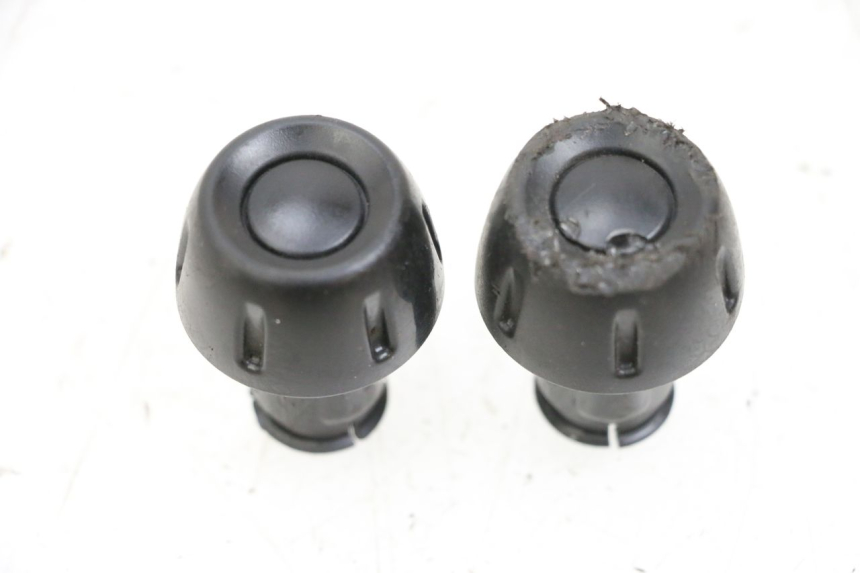 photo de HANDLEBAR ENDS YAMAHA NEO'S CORE 1 (2022 - 2026) - Main view